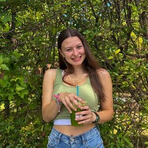 Meet your Posher, Ava